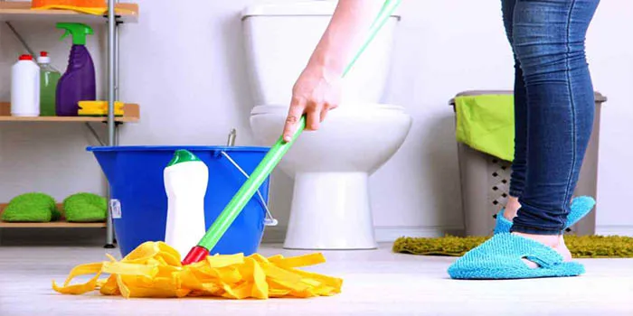 How To Clean Your Bathroom In Under 30 Minutes